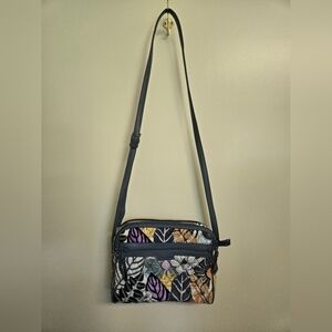Vera Bradley Crossbody Shoulder Bag in Multicolor Floral Print